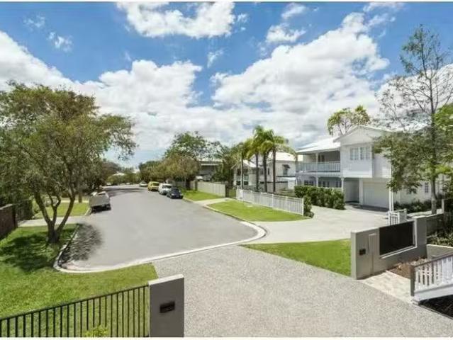 Unique 41 Simon Street, Yeronga, QLD 4104