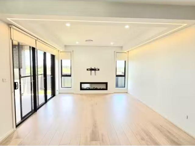 Charming 41 Solstice Street, Box Hill House for rent Listed b.
