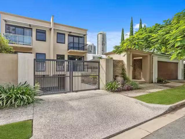 Charming 41A Peak Avenue, Main Beach, QLD 4217
