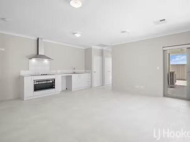 Unique 41B Persimmon Crescent, Karnup, WA 6176