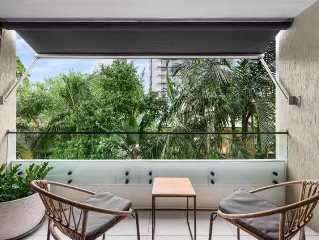 Just in! 4/245 Main Street, KANGAROO POINT Apartment for rent.