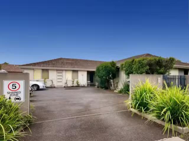 Cozy 4/29 Broadmeadows Road, Tullamarine, VIC 3043