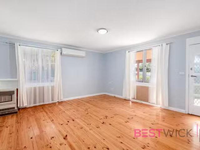 For Rent! 42 Currawong Street, South Bathurst, NSW 2795