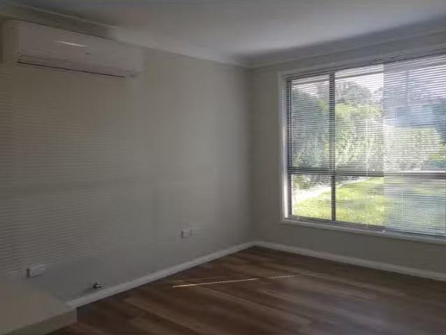 Rental! 42 Christiansen Avenue, Old Erowal Bay House for rent.