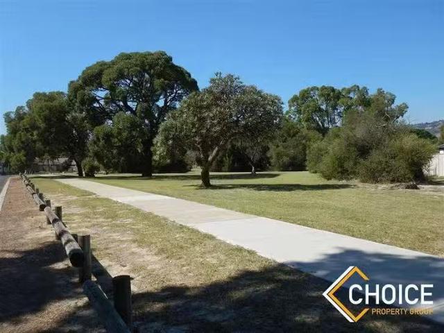 Just in! 42 Harewood Street, Forrestfield, WA 6058
