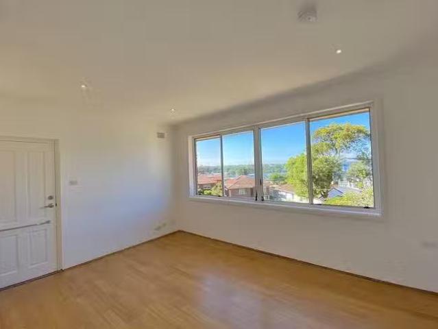 Deal! 4/33 Burraneer Bay Road, Cronulla, NSW 2230