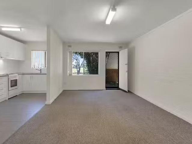 Rental! 4/30 32 Second Avenue, Shoalwater, WA 6169