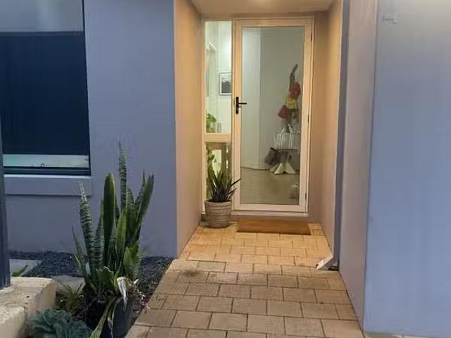 Cheap 4/31 Thomas Street, WEST BUSSELTON, WA 6280 House for.