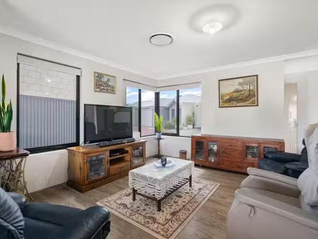 Cheap 43 Capstan Place, Geographe, WA 6280