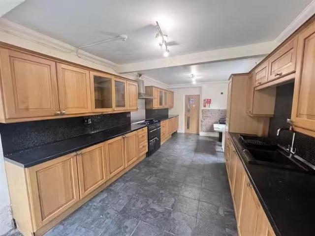 Unique 4 bedroom terraced house for rent in Crofton Park, Yeov.