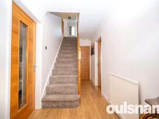 Nice 4 bedroom detached house for rent in Upland Grove, Bromsg.