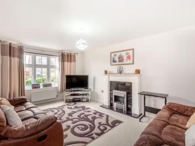 Unique 4 bedroom detached house for rent in Oakland Way, Penym.