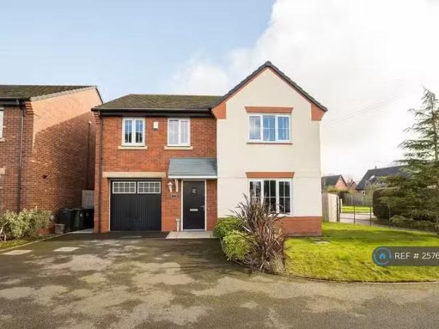 Rental! 4 bedroom detached house for rent in Shearwater Road.