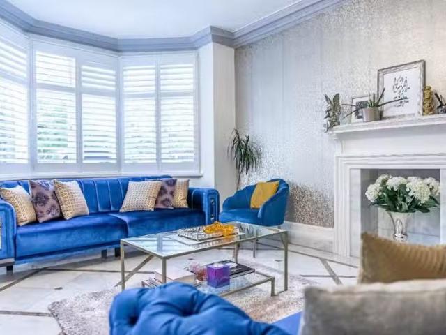 Cheap 4 bedroom house for rent in The Green, London, E4