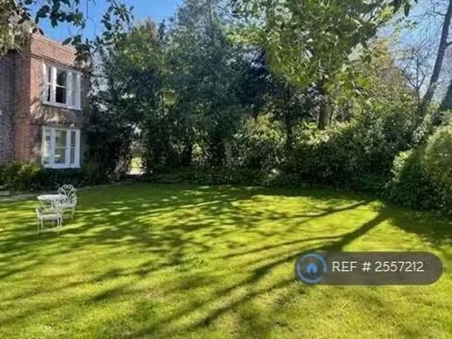 New 4 bedroom semi detached house for rent in Church Lane, Rip.