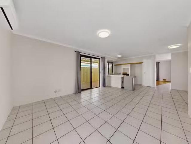 New 4 BR 3 Chiba Retreat, Merriwa, WA 6030