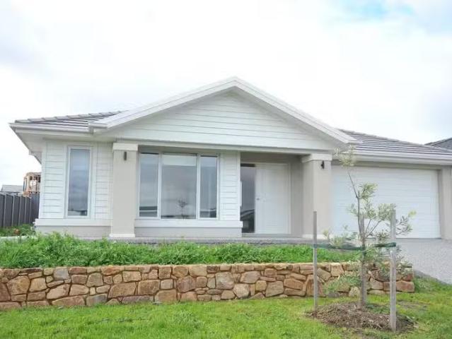 Nice 4 BR 10 Quoll Way, NAR NAR GOON, VIC 3812 House for Rent