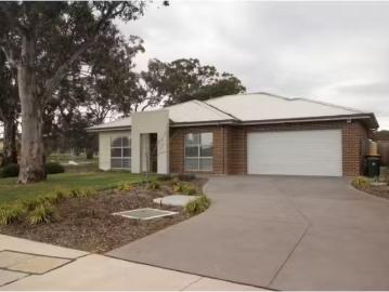 Just in! 4 BR 1/14 Aida Ball Circuit, FORDE Townhouse for rent.