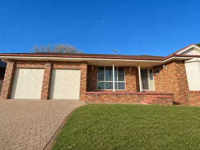 Nice 4 BR 117 Queen Street, Muswellbrook House for rent Liste.