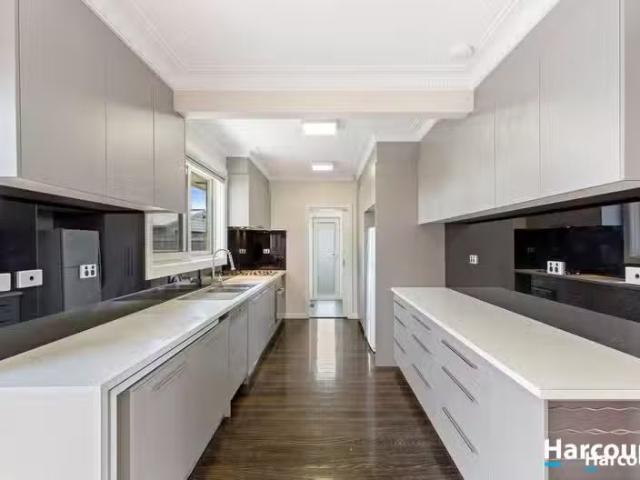 Just in! 4 BR 111 Thompsons Road, BULLEEN, VIC 3105 House fo.