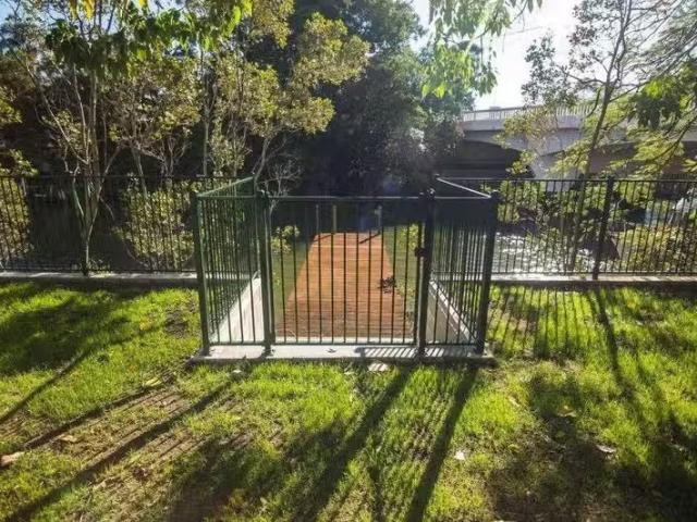 Nice 4 BR 11 Gillan Street, NORMAN PARK, QLD 4170 House for.
