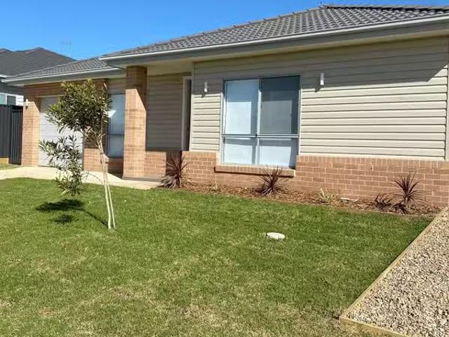 Deal! 4 BR 11 Station Master Avenue, Thirlmere, NSW 2572 Hou.