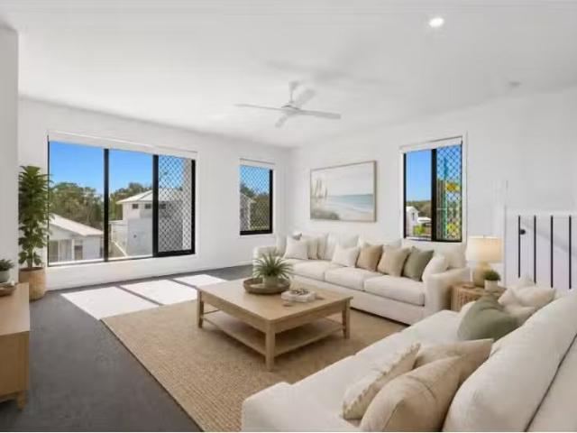 Deal! 4 BR 12 Bowen Loop, Cudgen House for rent Listed by Pro.