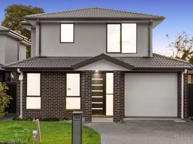 Just in! 4 BR 13B Kalinda Rd, Croydon VIC 3136 House For Lease