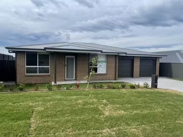 Rental! 4 BR 14 Footwall Road, GILLIESTON HEIGHTS House for re.