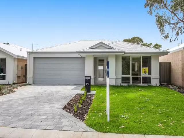 For Rent! 4 BR 15 Candle Loop, KWINANA TOWN CENTRE, WA 6167.