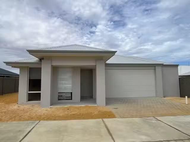 For Rent! 4 BR 15 Feldspar Road, SOUTH YUNDERUP, WA 6208 Hou.
