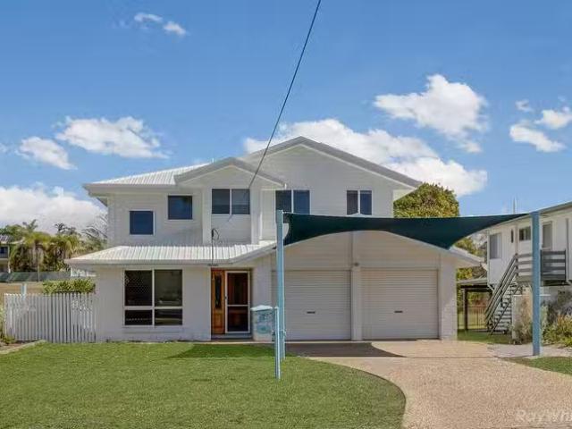 For Rent! 4 BR 15 The Oaks Road, Tannum Sands, QLD 4680
