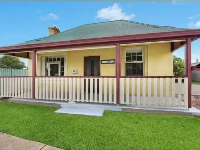 Deal! 4 BR 161 Market Street, Mudgee House for rent Listed by.