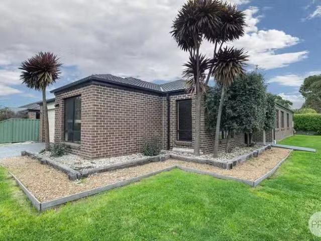 Cheap 4 BR 17 Delaney Drive, Miners Rest, VIC 3352