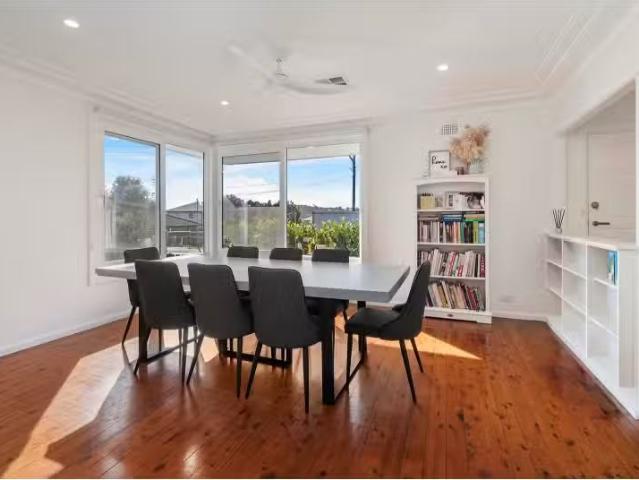 Rental! 4 BR 17 Kentwell Road, Allambie Heights House for rent.