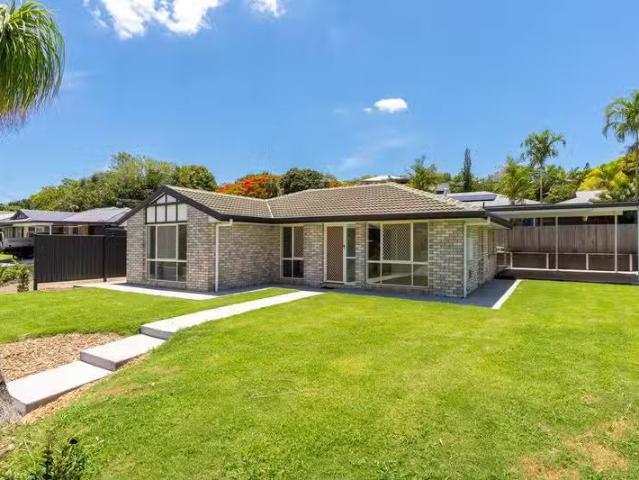 Unique 4 BR 17 Washbrook Crescent, Petrie, QLD 4502 House fo.