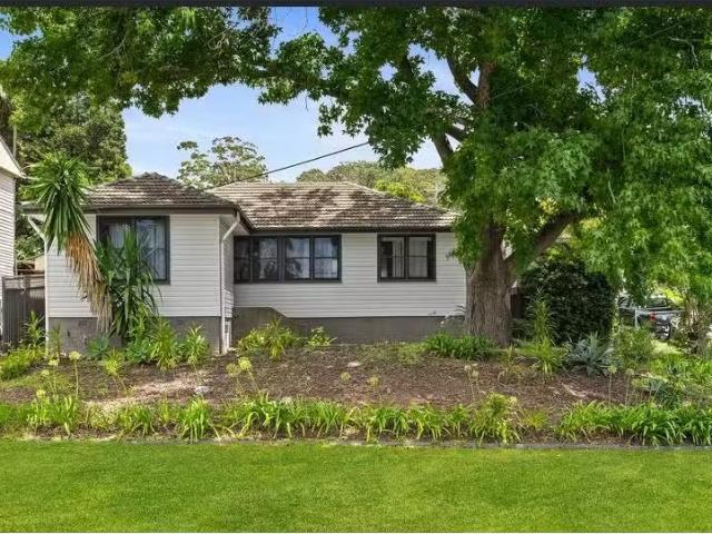 Unique 4 BR 18 Owen Avenue, Wyong House for rent Listed by Ly.