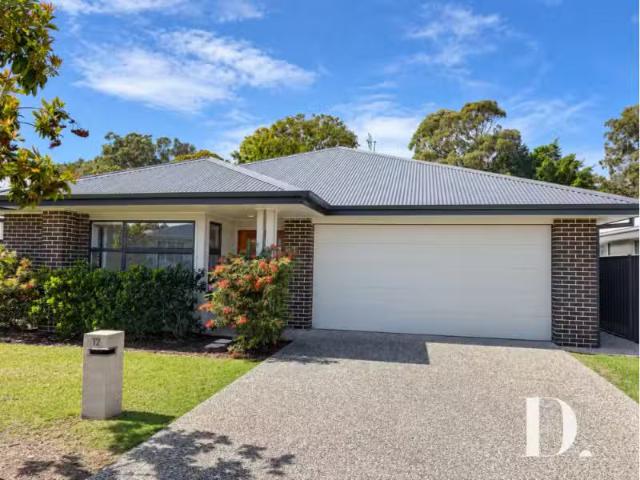 New 4 BR 19 Como Avenue, Emerald Beach House for rent Listed.