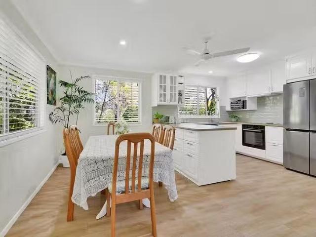 Cozy 4 BR 19 North High Street, Brassall, QLD 4305
