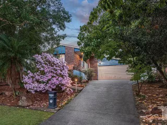 Deal! 4 BR 20 Naretha Street, Carindale, QLD 4152