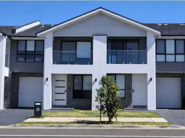 Nice 4 BR 21 Boundary Road, Tallawong Townhouse for rent List.