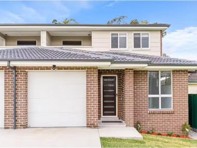 Charming 4 BR 21A Charles Street, Blacktown Townhouse for rent.
