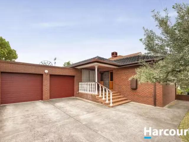 Cozy 4 BR 22 Springhall Parade, PASCOE VALE SOUTH, VIC 3044.