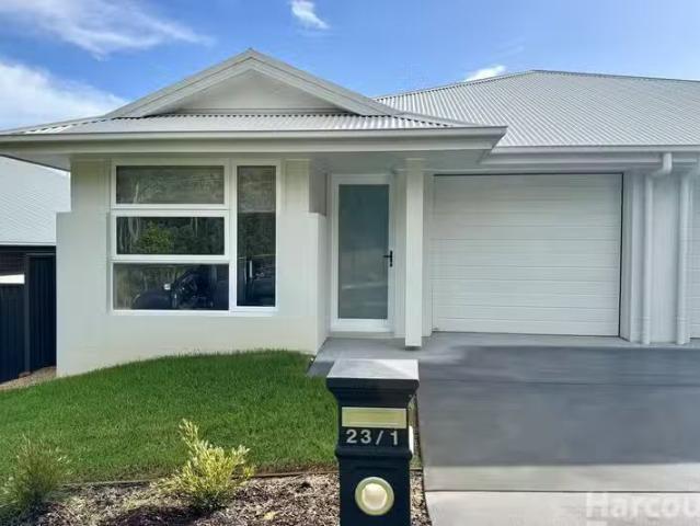 Nice 4 BR 23A Coppice Road, Thrumster, NSW 2444 Duplex / Sem.