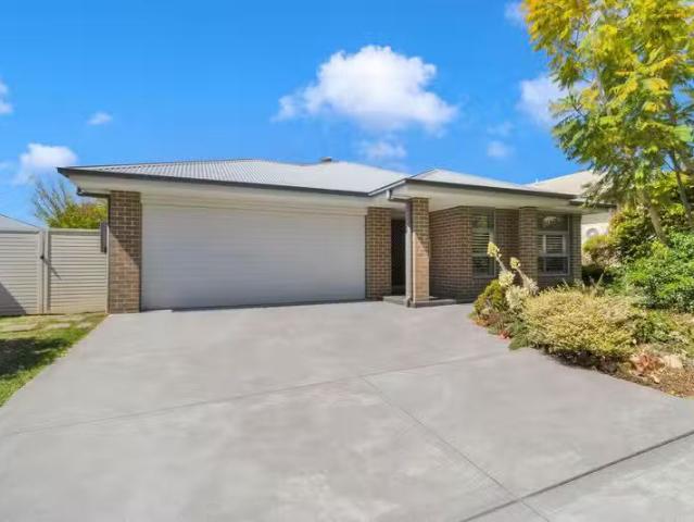 Nice 4 BR 24 Yango Street, Cooranbong, NSW 2265 House for Rent
