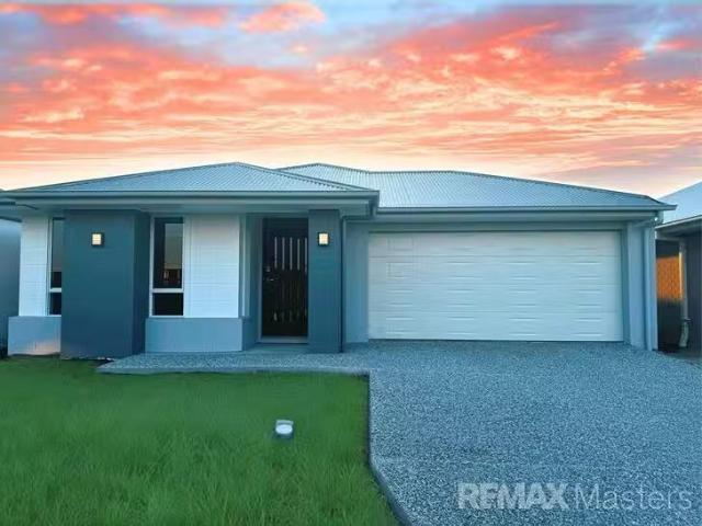 Deal! 4 BR 25 Clarence Street, South Maclean, QLD 4280