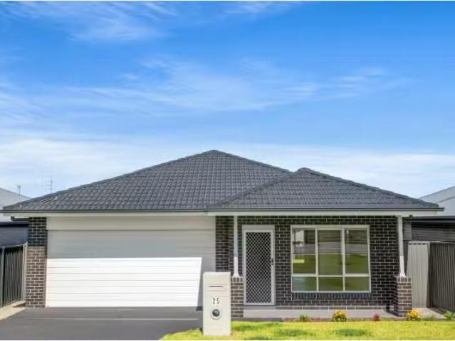 For Rent! 4 BR 25 Woongarrah Road, Woongarrah House for rent.