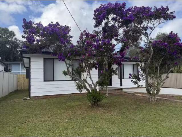 Rental! 4 BR 28 Boyce Avenue, Wyong House for rent Listed by.