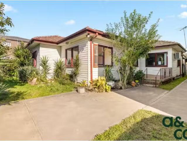 New 4 BR 2A Parkland Avenue, MACQUARIE FIELDS House for rent.