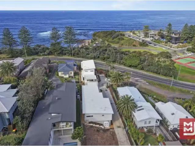 Rental! 4 BR 30A Lawrence Hargrave Drive, Austinmer House for.